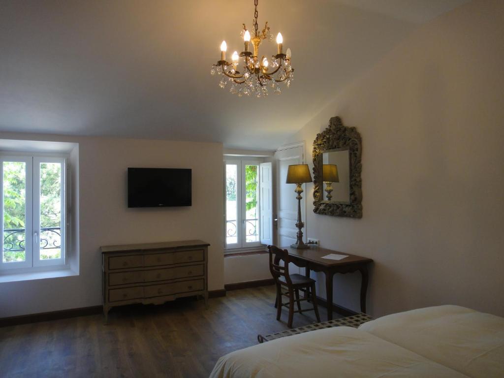 Les Terres De Saint Hilaire Bed & Breakfast Ollieres Room photo
